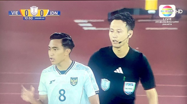 Rayhan Hannan lolos dari kartu merah. [X]